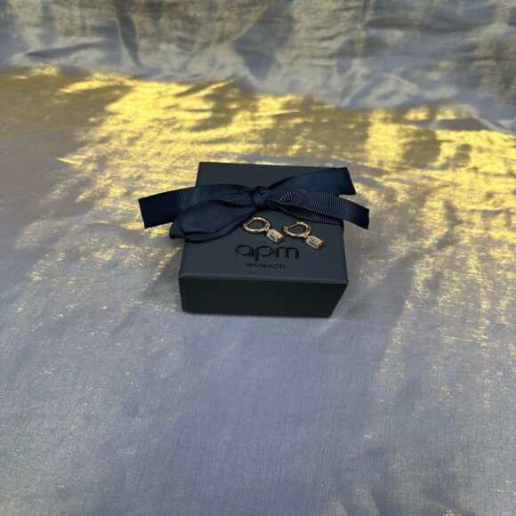 APM Monaco Eclat Gold Square Earrings - Picture 4 of 5